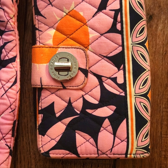 Vera Bradley Pink Loves Me Cross Body Hipster Bag W/ Matching Clutch Wallet - Picture 9 of 16